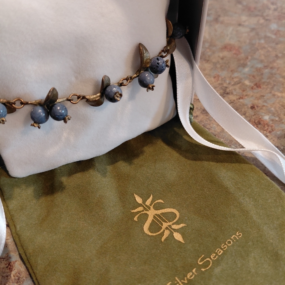 Beaded Bracelet with Blue and Cream Accents - Picture 6 of 8